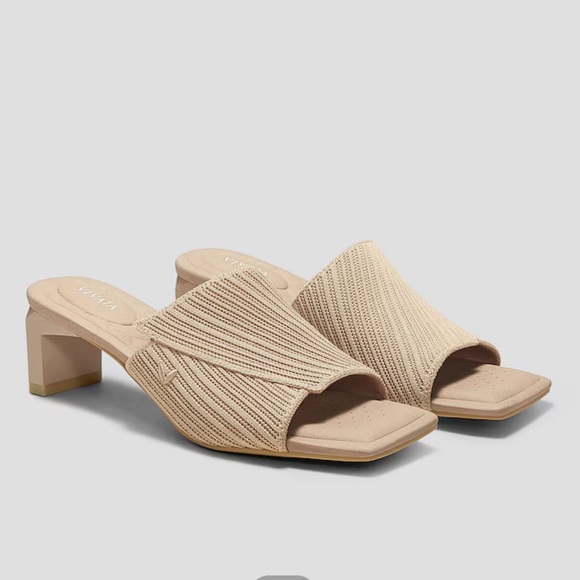 Viviana Shoes - Vivaia gorgeous Beige Textured Heels Sz 42 / 10.5 block heel Jade pro square toe